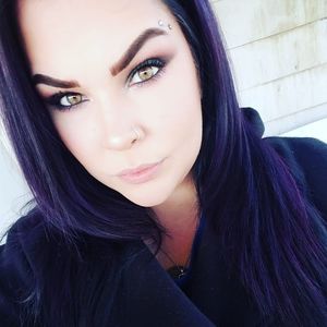 Meet your Posher, Karinda